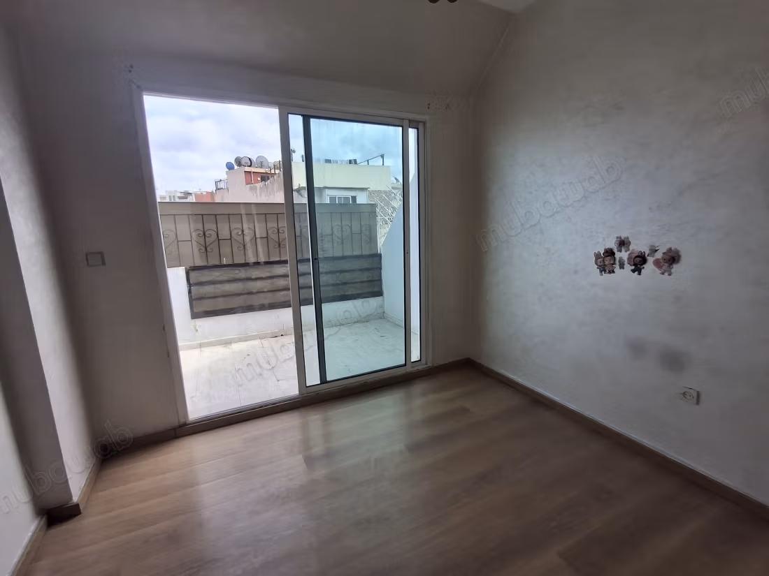 Bel appartement en location à Belvédère. 1 Pièce. Terrasse et ascenseur