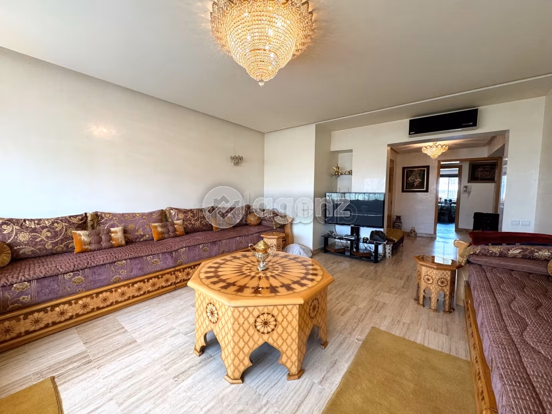 Fabulous apartment for sale in Mers Sultan. Area of 141 m². Carpark and elevator