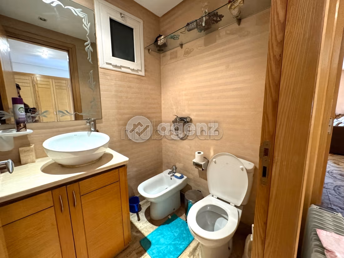 Fabulous apartment for sale in Mers Sultan. Area of 141 m². Carpark and elevator