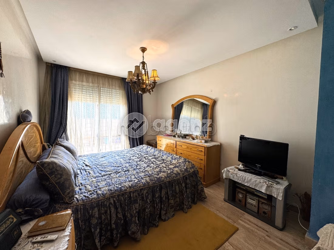 Fabulous apartment for sale in Mers Sultan. Area of 141 m². Carpark and elevator