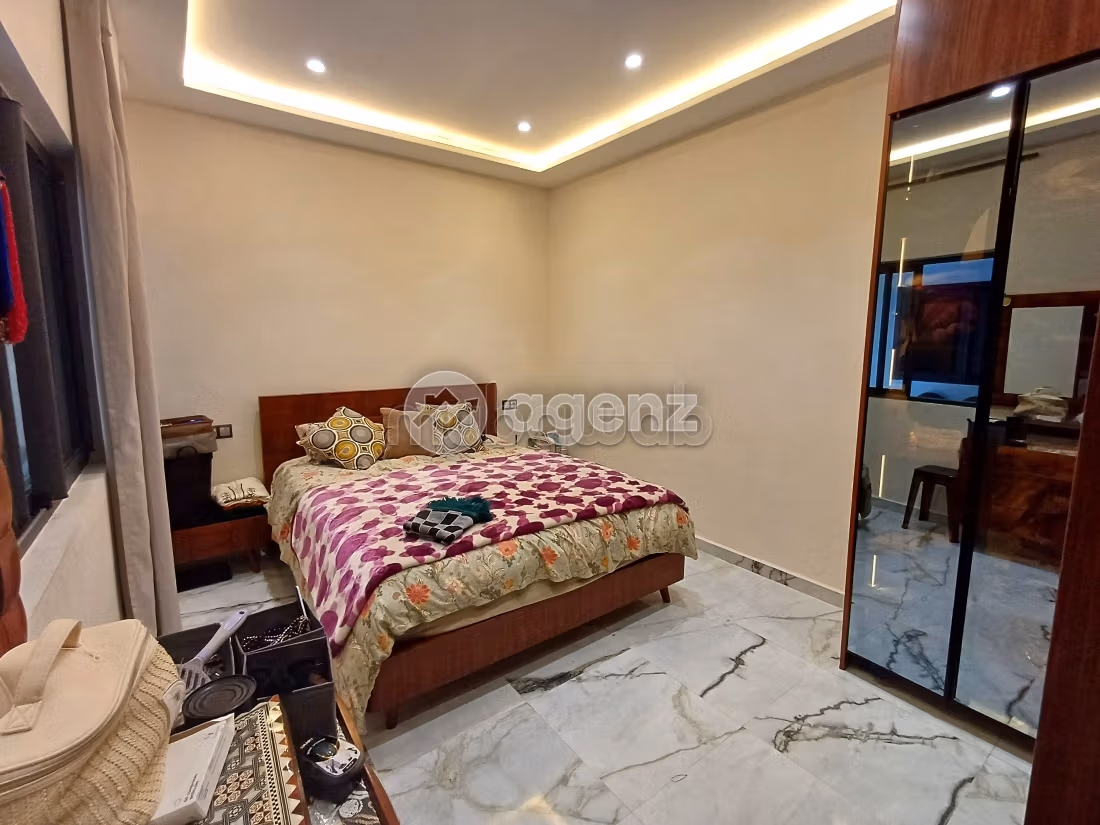 Apartment for sale in Quartier Bachkou. 3 rooms. Garage
