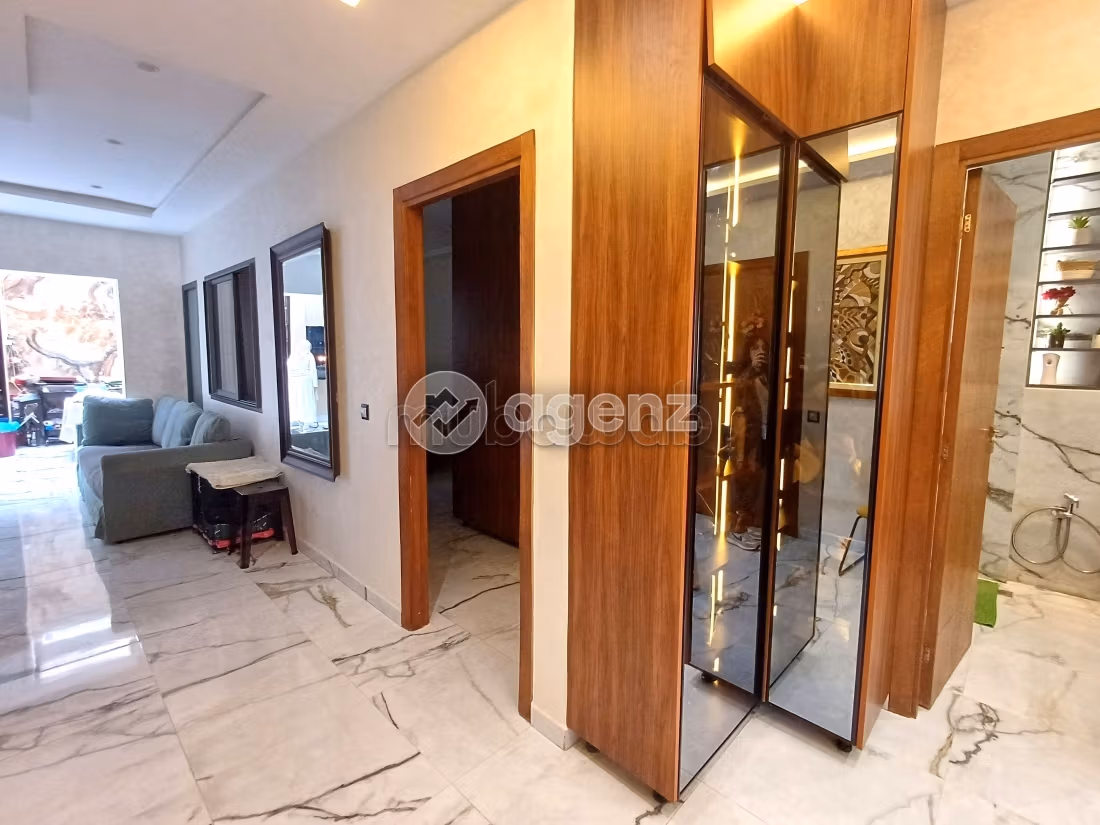 Apartment for sale in Quartier Bachkou. 3 rooms. Garage