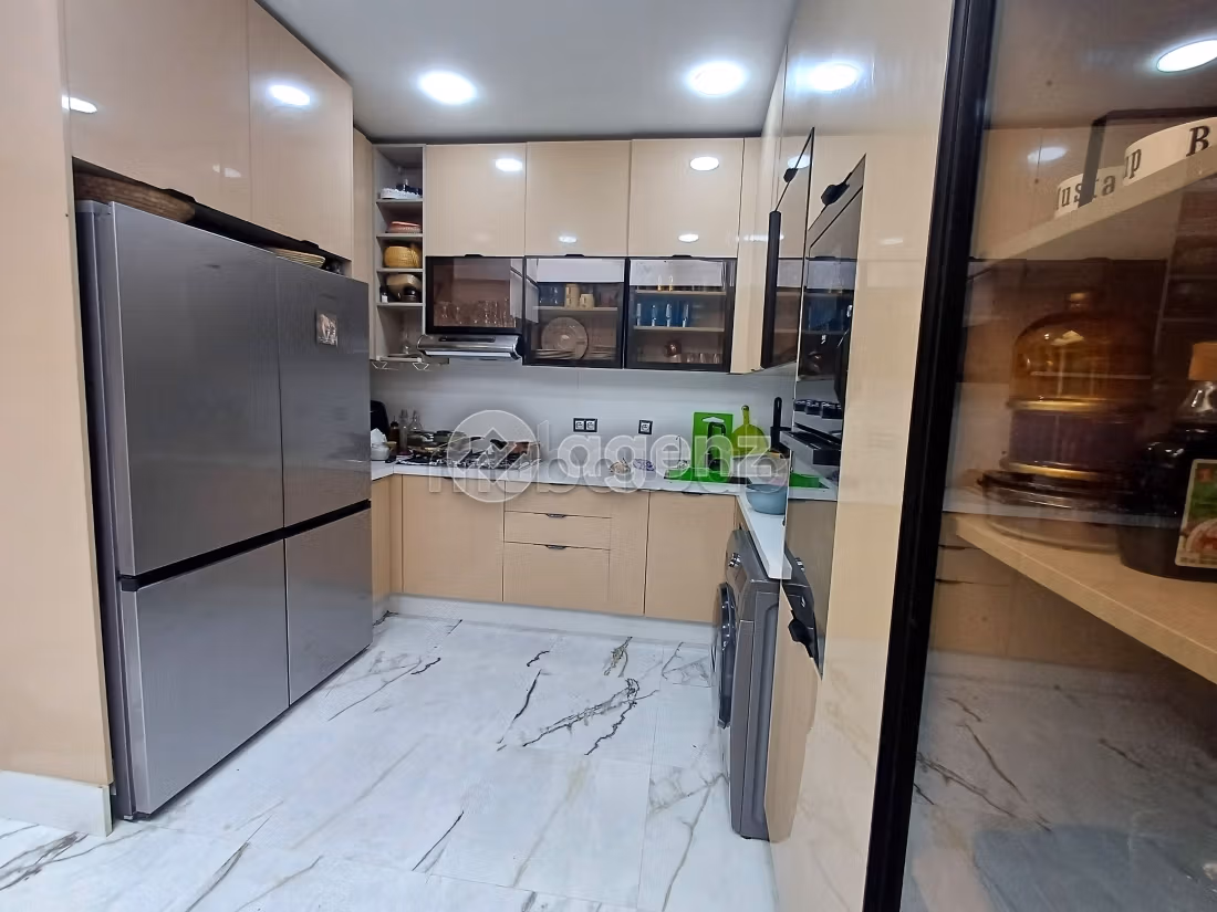 Apartment for sale in Quartier Bachkou. 3 rooms. Garage