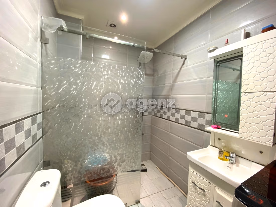 Bonito piso en venta en Ain Chock. Dimensión 105 m². Garaje