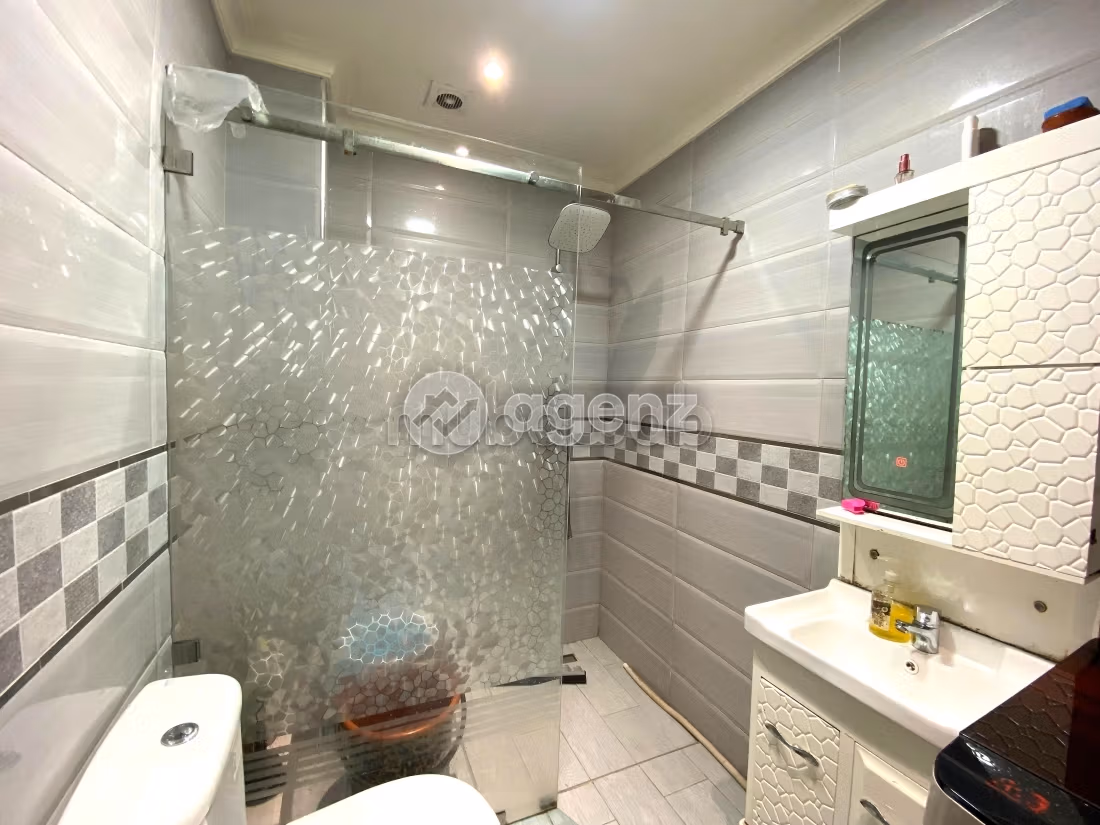 Bonito piso en venta en Ain Chock. Dimensión 105 m². Garaje