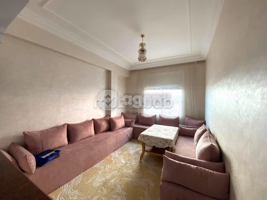 Bonito piso en venta en Ain Chock. Dimensión 105 m². Garaje