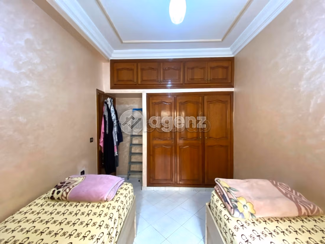 Bonito piso en venta en Ain Chock. Dimensión 105 m². Garaje