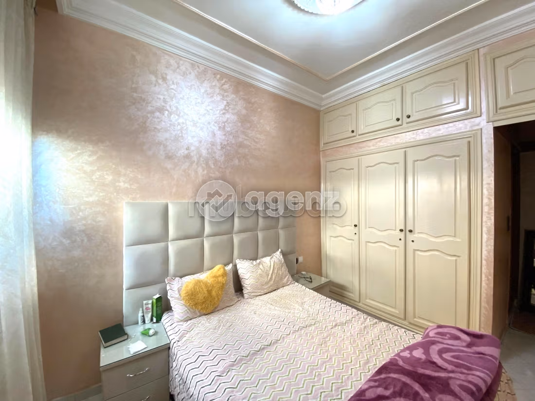 Bonito piso en venta en Ain Chock. Dimensión 105 m². Garaje