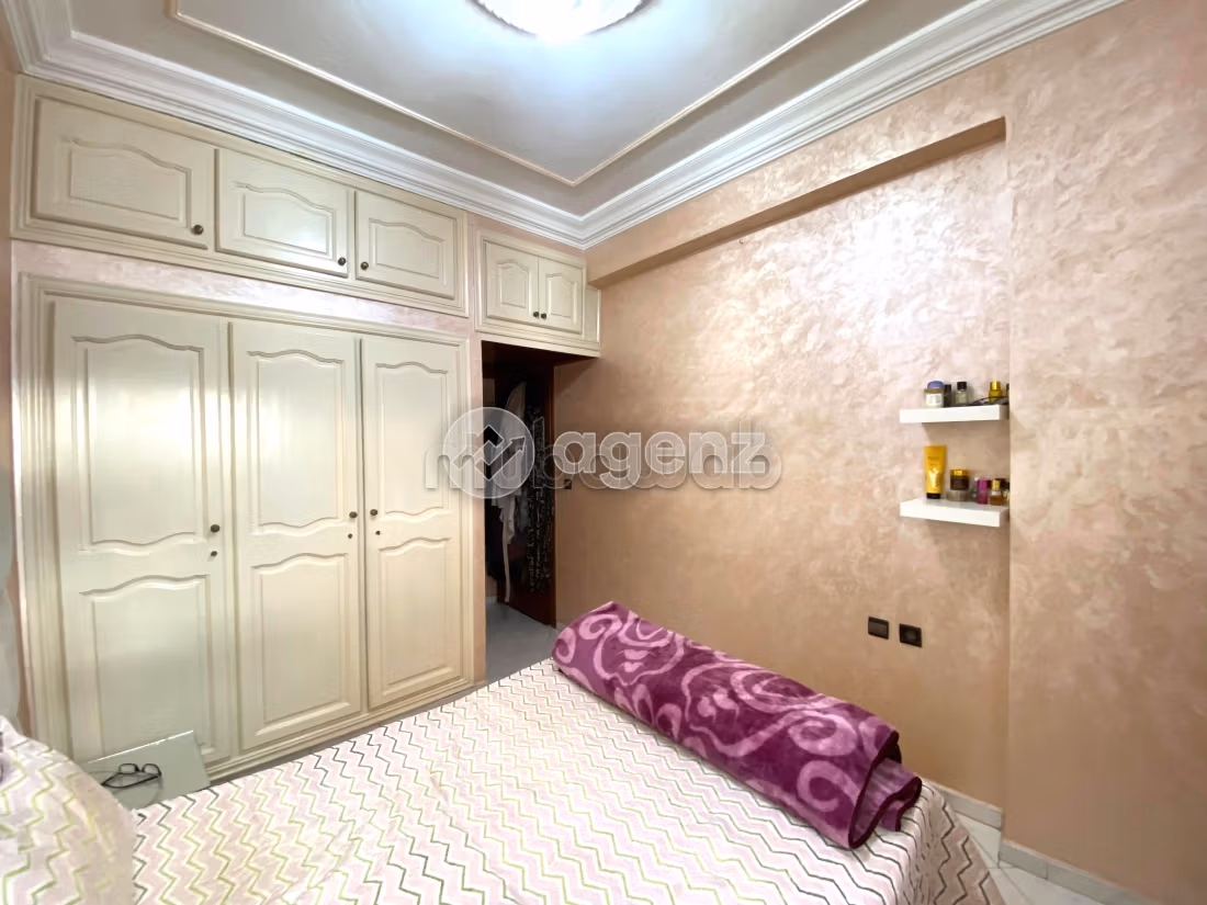 Bonito piso en venta en Ain Chock. Dimensión 105 m². Garaje