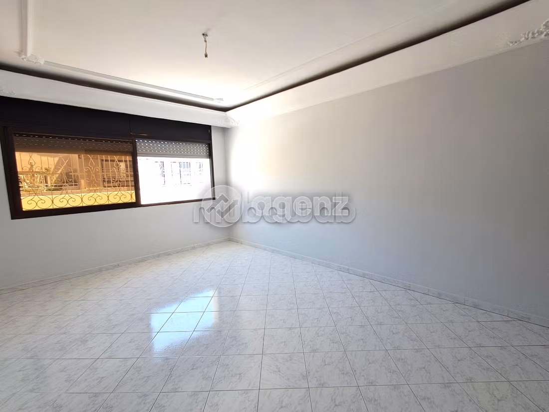 Appartement à vendre 136 m², 3 chambres Les Hôpitaux Casablanca — 2