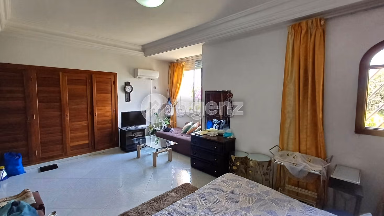 Vendita villa di lusso a Hay Jdid. Superficie 210 m². Posto auto e terrazzo