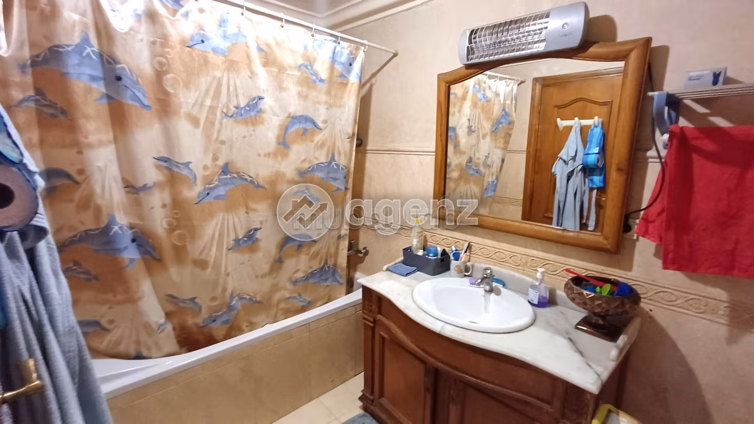 شقة رائعة للبيع بغوثي. 3 غرف. مع مصعد وشرفة