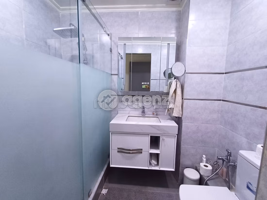 Sell apartment. 3 rooms. Fully furnished