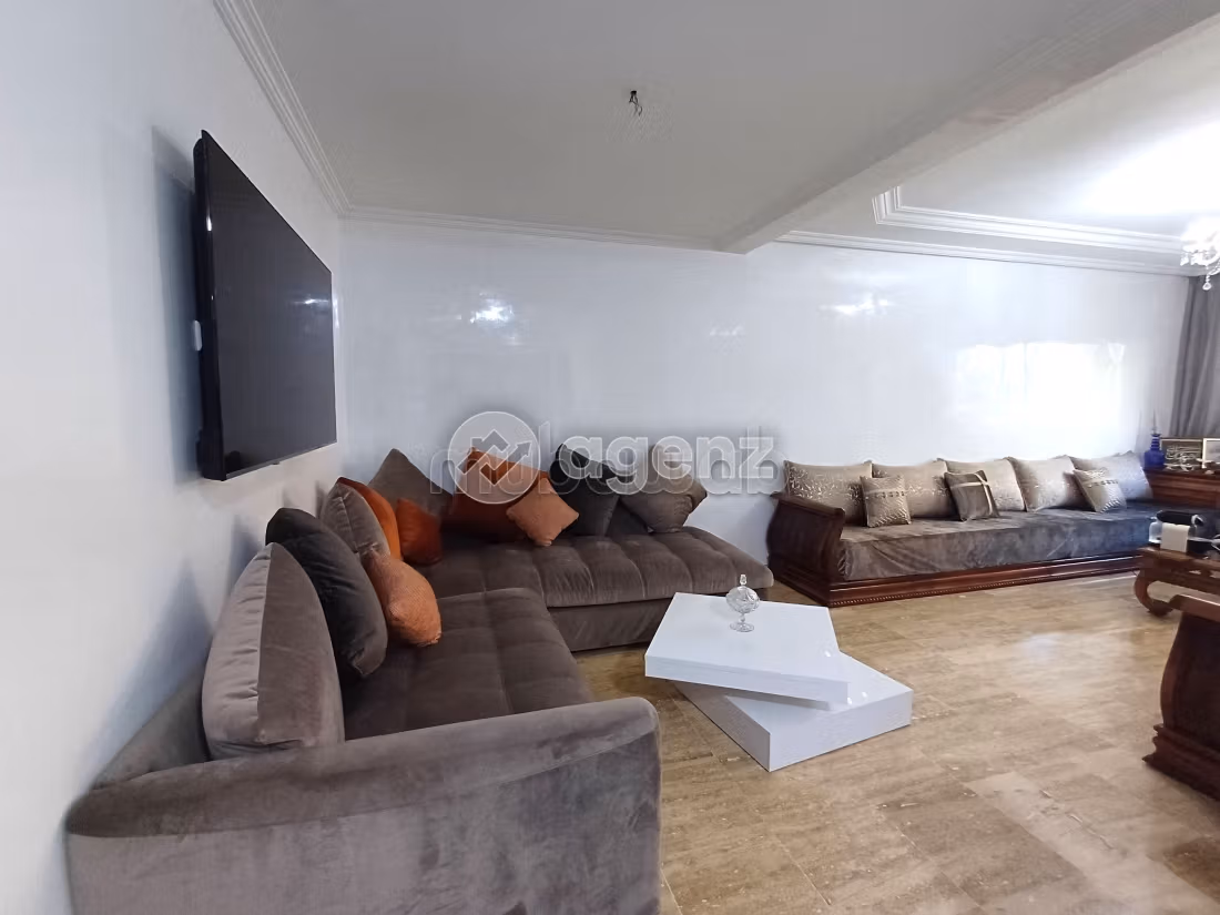 Sell apartment. 3 rooms. Fully furnished