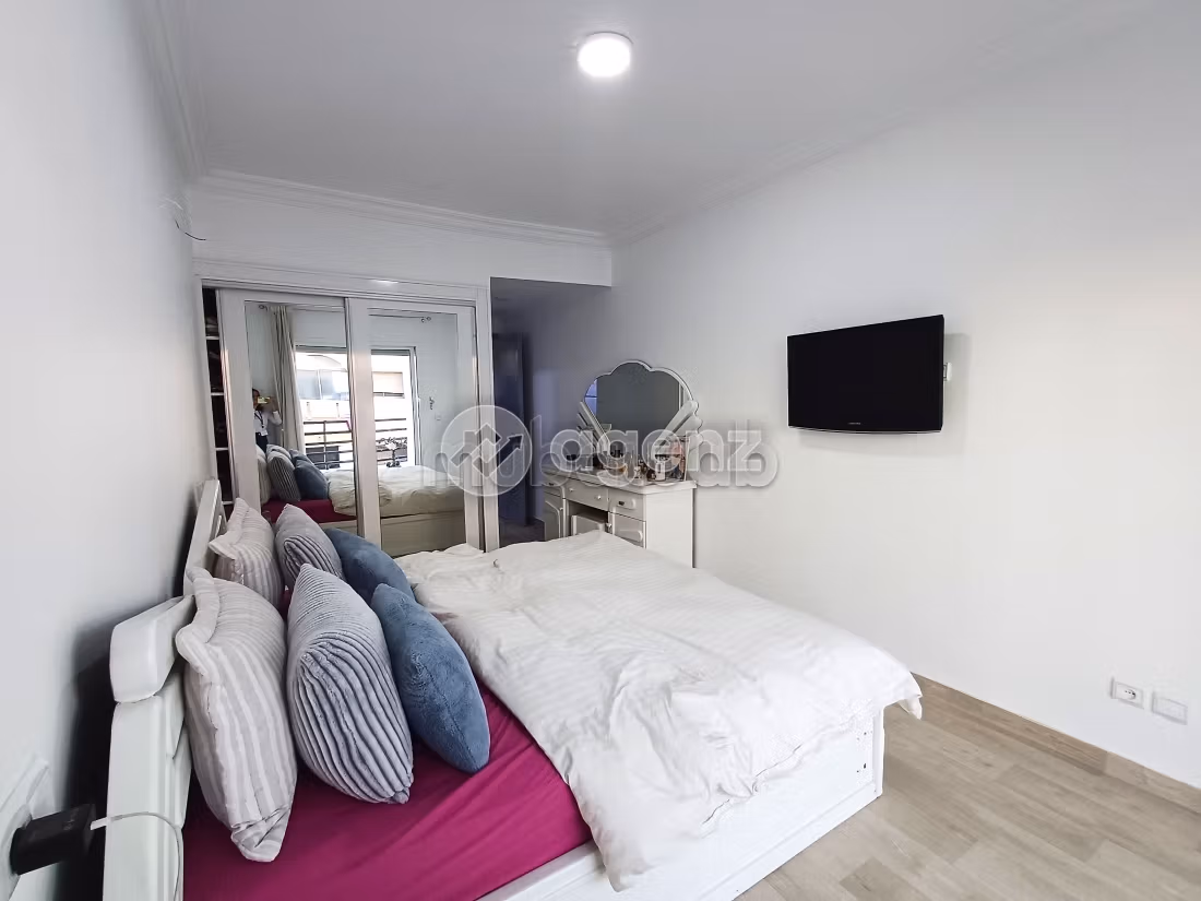 Sell apartment. 3 rooms. Fully furnished