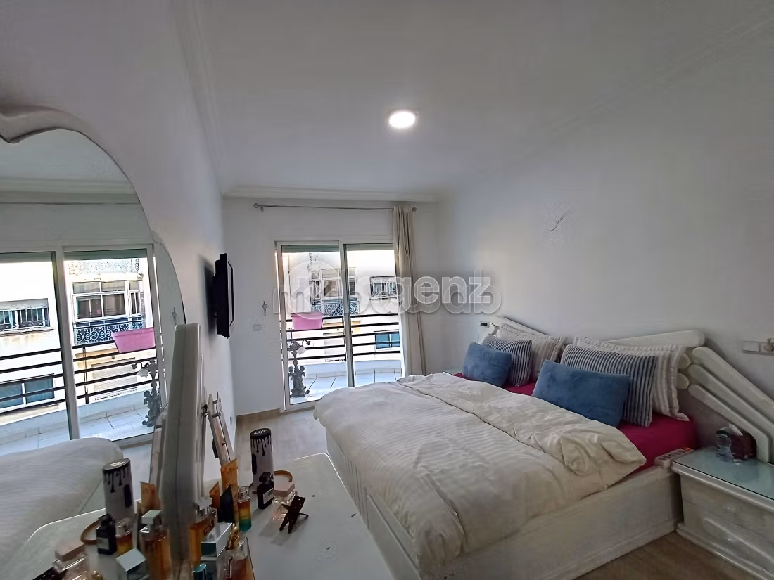 Sell apartment. 3 rooms. Fully furnished