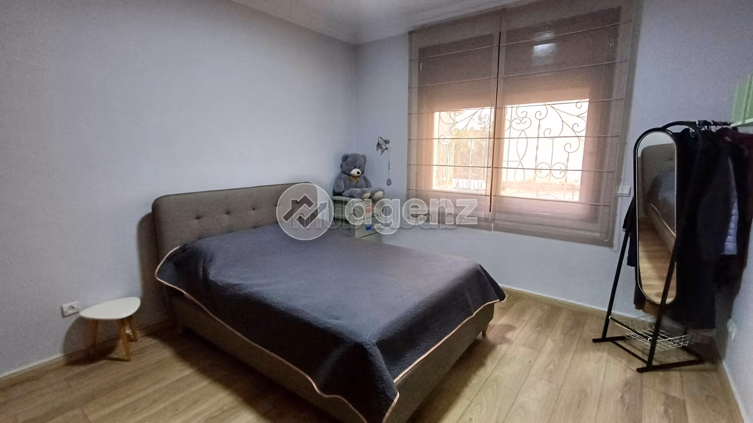 Fabulous apartment for sale in Californie. 3 rooms. With garage and lift