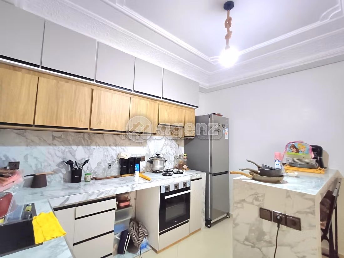Beautiful apartment for sale in Hay Houda. 2 rooms. Basement