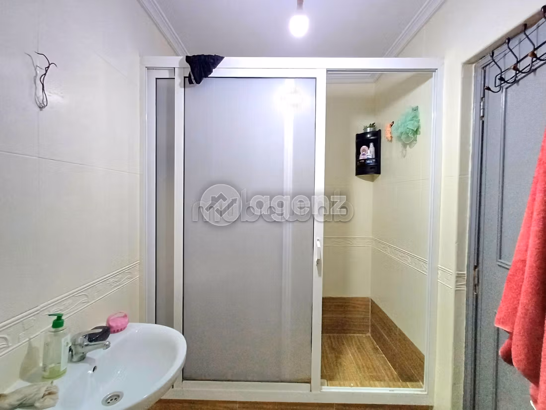 Beautiful apartment for sale in Hay Houda. 2 rooms. Basement