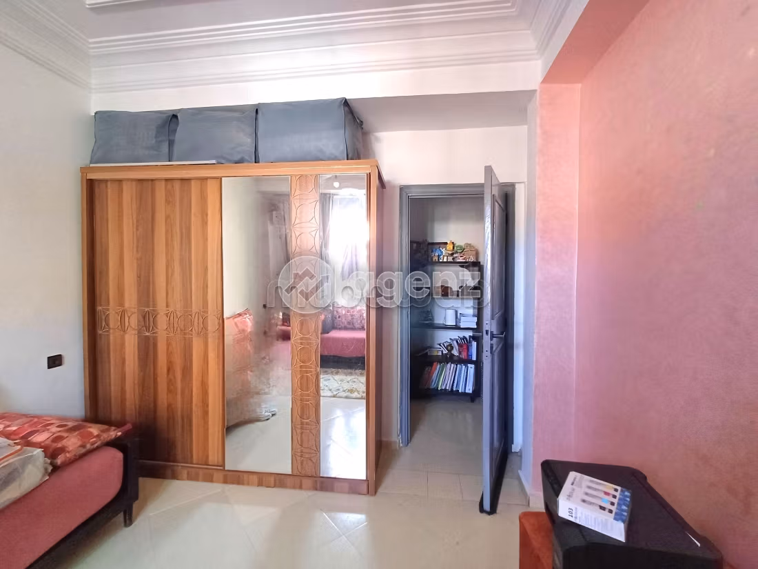 Beautiful apartment for sale in Hay Houda. 2 rooms. Basement