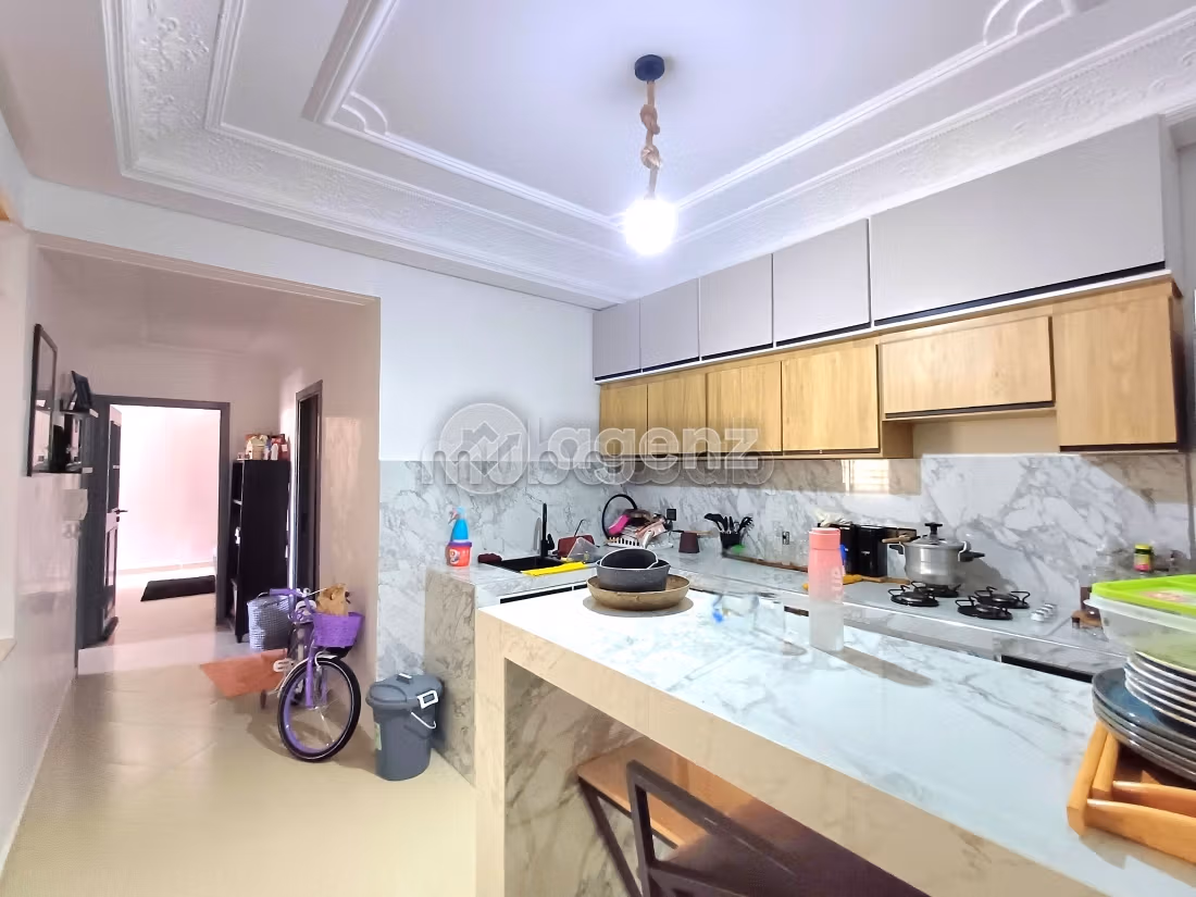 Beautiful apartment for sale in Hay Houda. 2 rooms. Basement