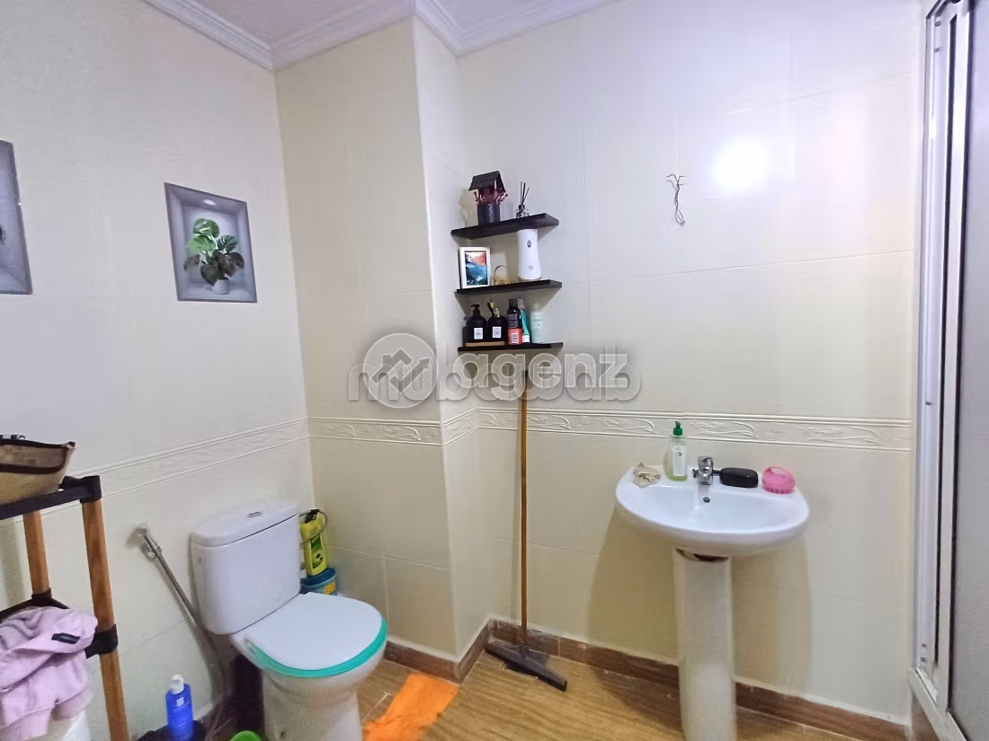 Beautiful apartment for sale in Hay Houda. 2 rooms. Basement