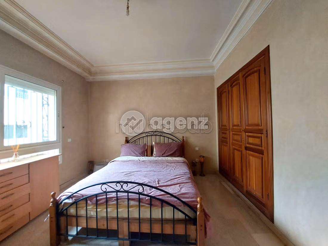 Sale of a lovely apartment in Maârif. 3 rooms. Parking spaces and terrace