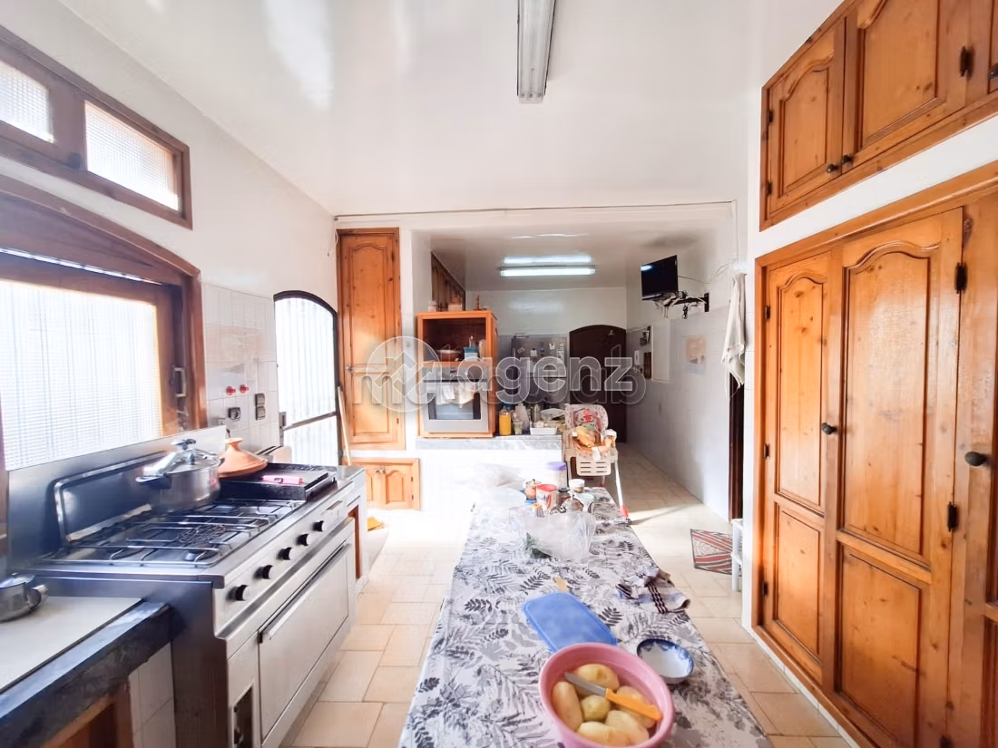 Villa à vendre 609 m², 5 chambres Ain Diab Extension Casablanca