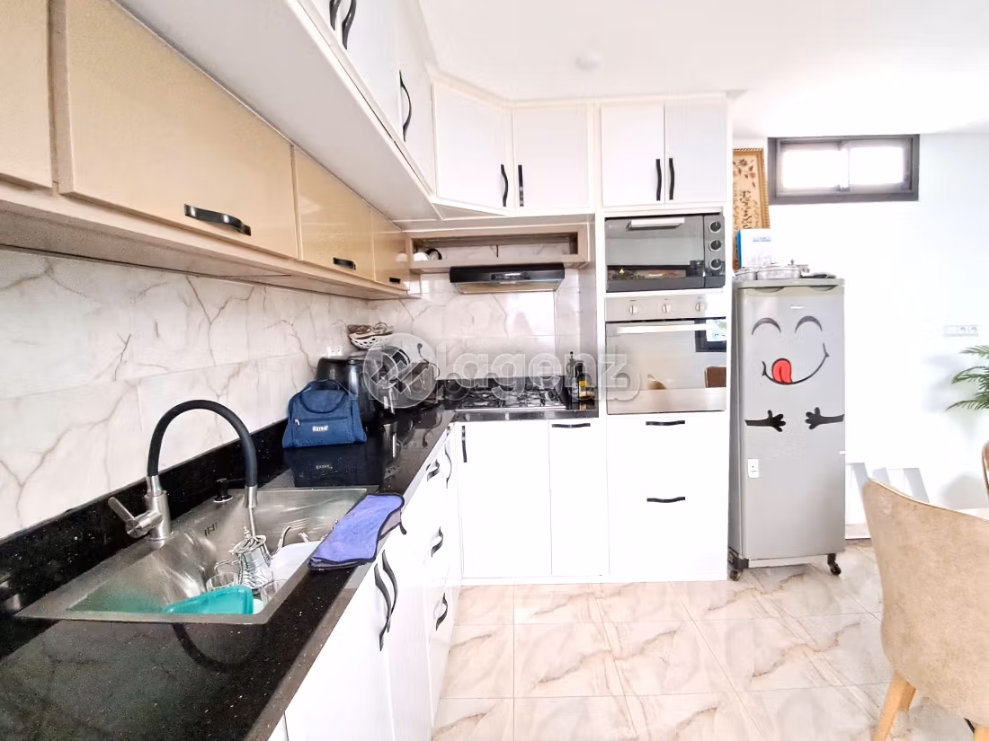 Beautiful apartment for sale in Californie. 4 lovely rooms. Fully furnished
