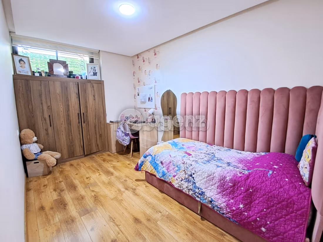 Beautiful apartment for sale in Californie. 4 lovely rooms. Fully furnished