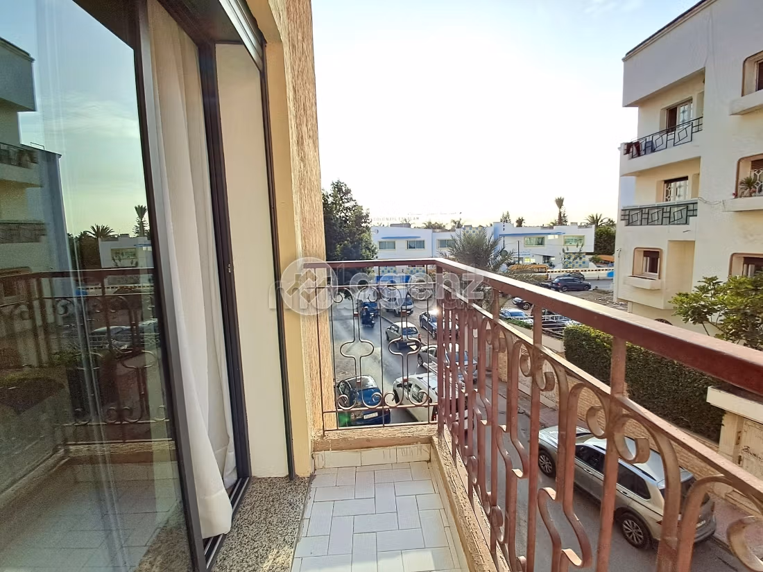 Beautiful apartment for sale in Californie. 4 lovely rooms. Fully furnished