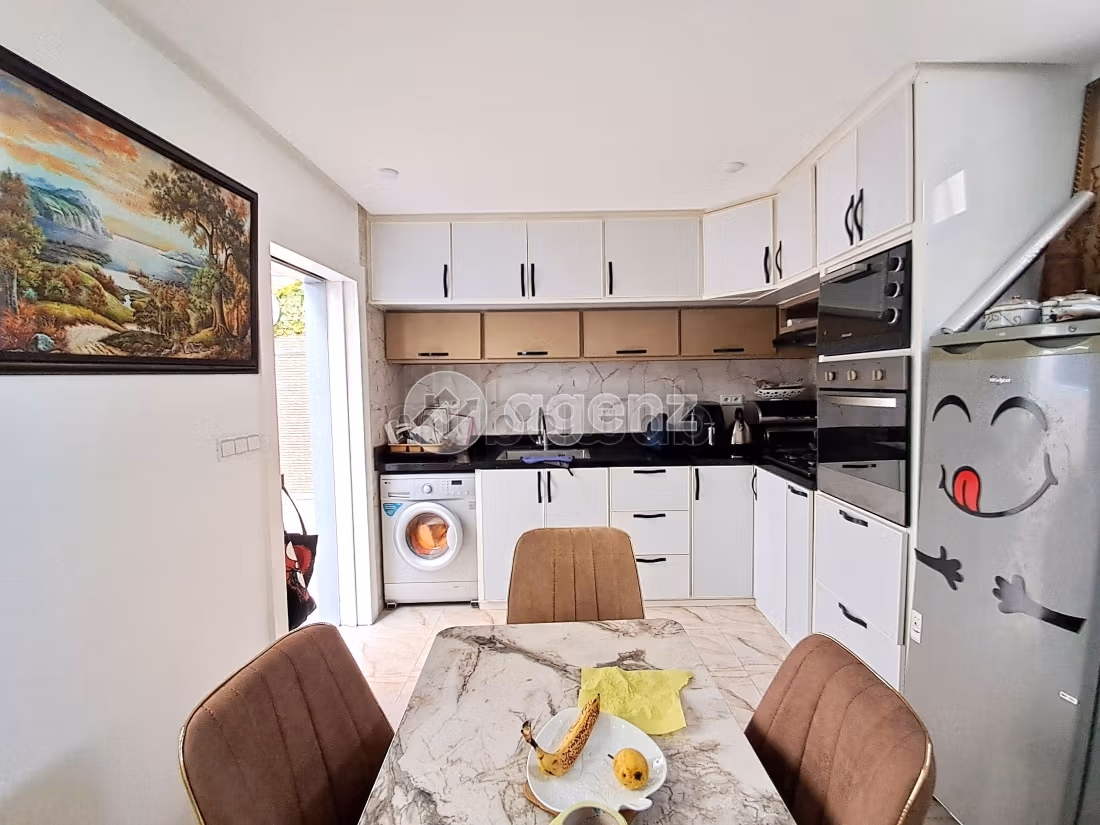 Beautiful apartment for sale in Californie. 4 lovely rooms. Fully furnished