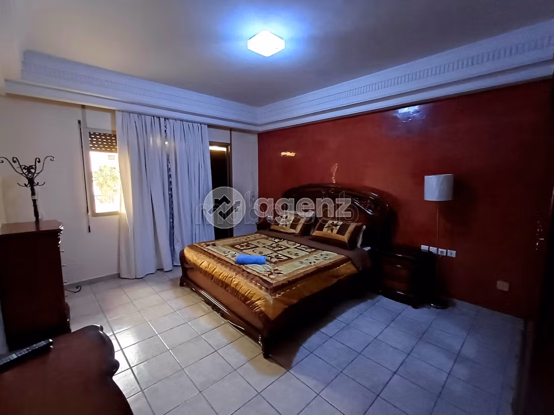 Appartamento in vendita a Nouvelle Ville. 4 camere. Con garage e ascensore