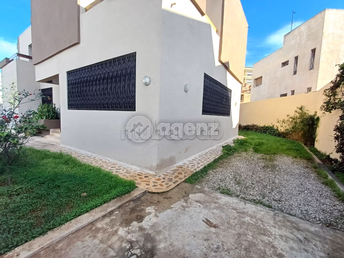 Villa à vendre 615 m², 5 chambres Racine Casablanca