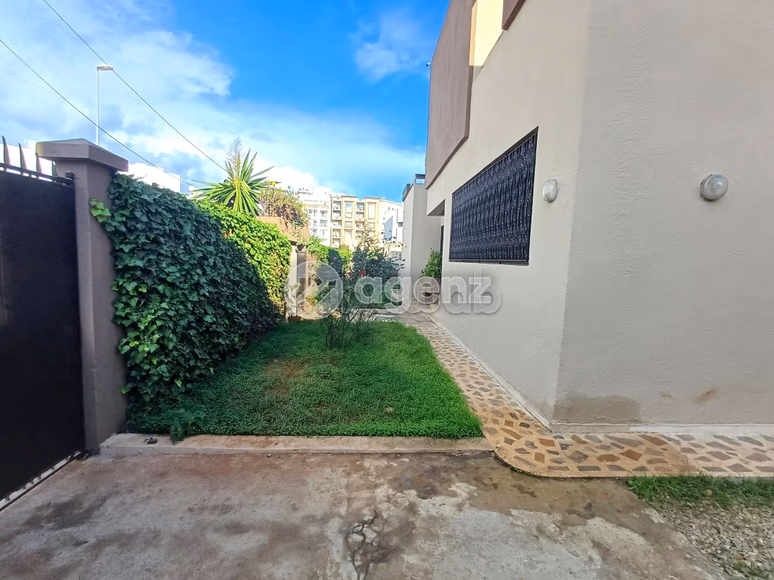 Villa à vendre 615 m², 5 chambres Racine Casablanca