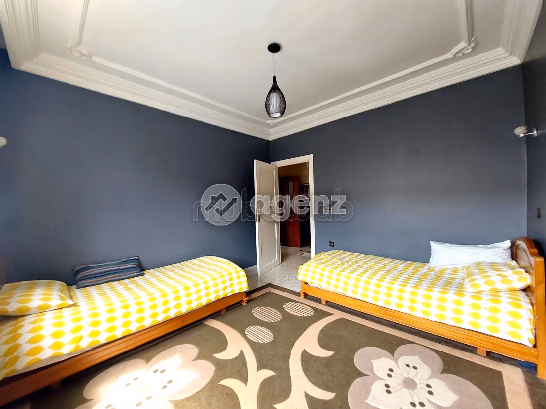 Sell apartment in Californie. Dimension 146 m². Private car park
