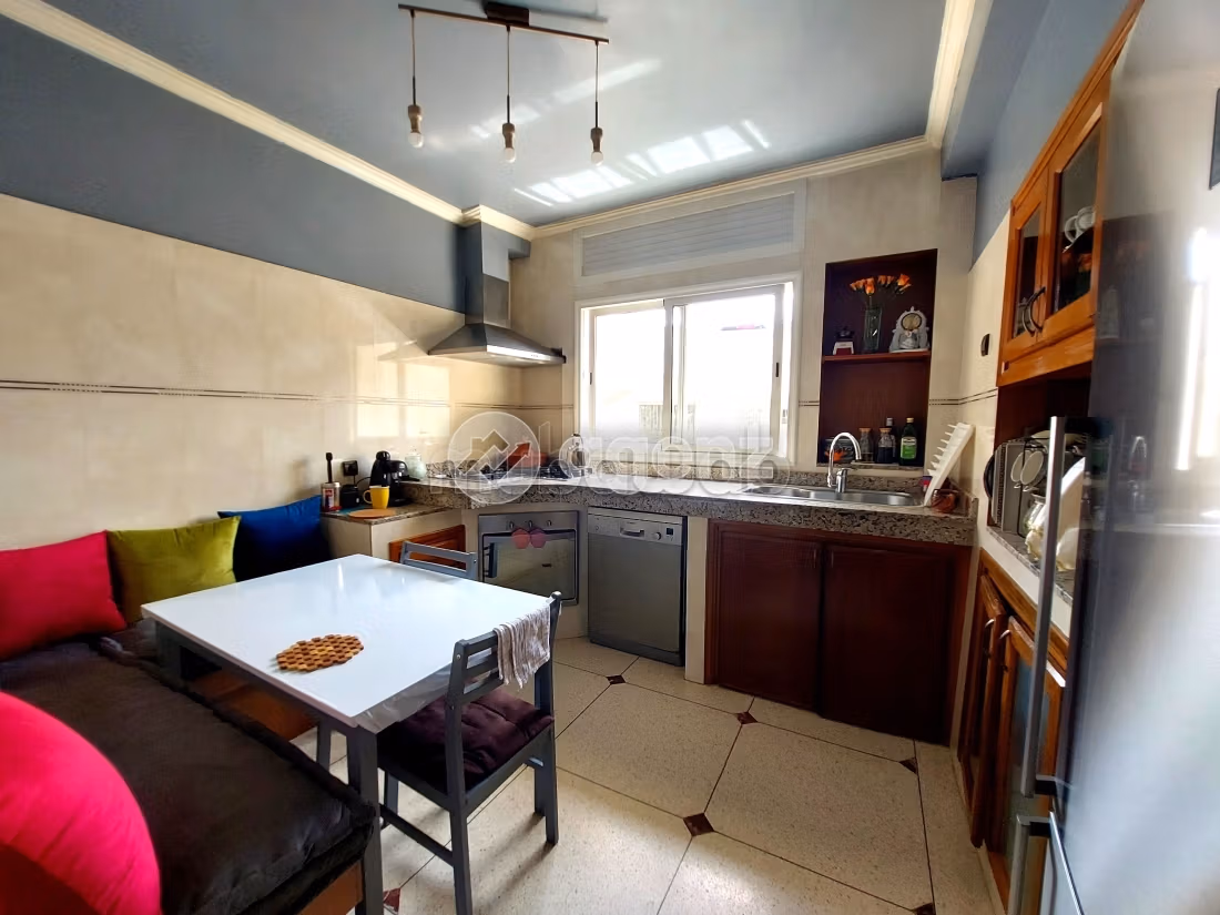 Sell apartment in Californie. Dimension 146 m². Private car park