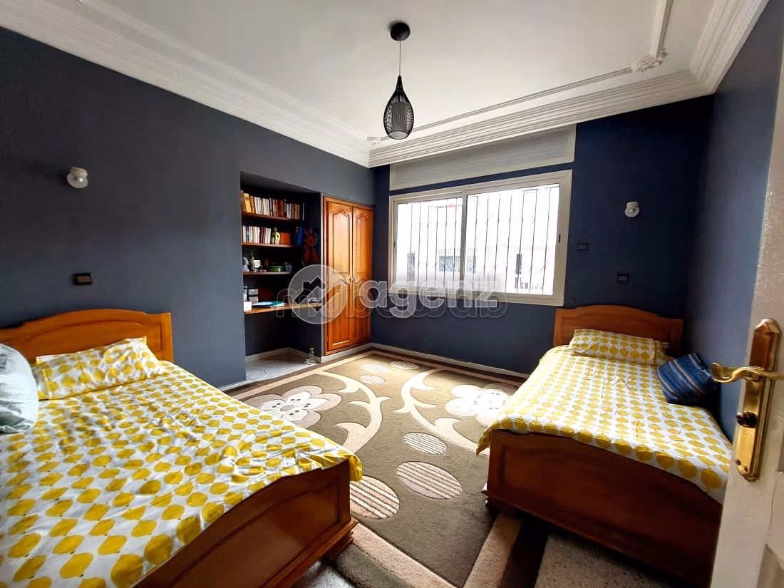 Sell apartment in Californie. Dimension 146 m². Private car park