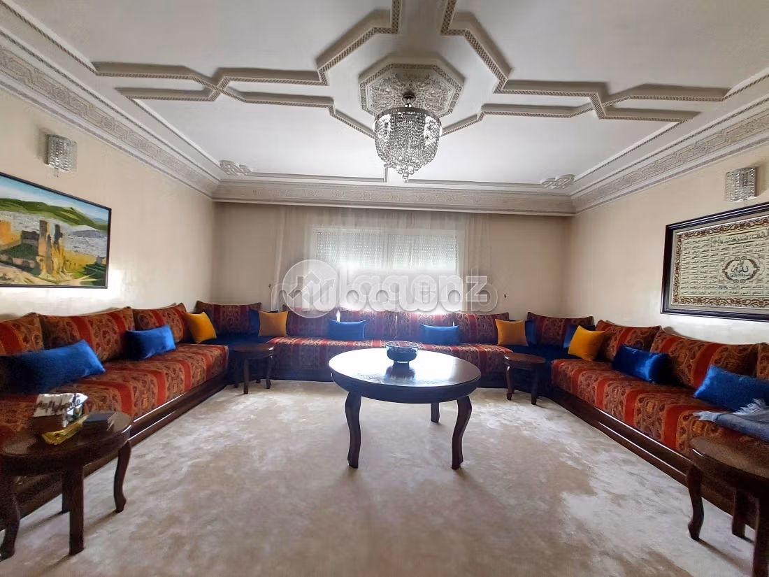 Sell apartment in Californie. Dimension 146 m². Private car park