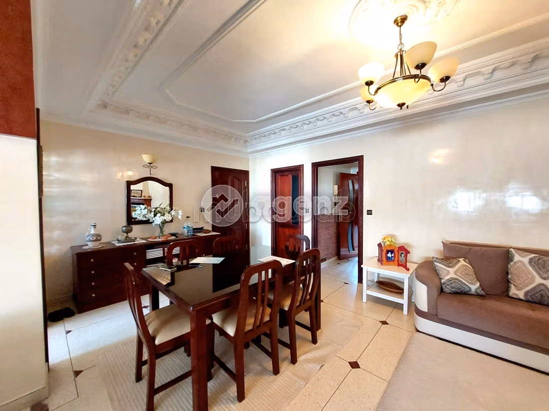 Sell apartment in Californie. Dimension 146 m². Private car park