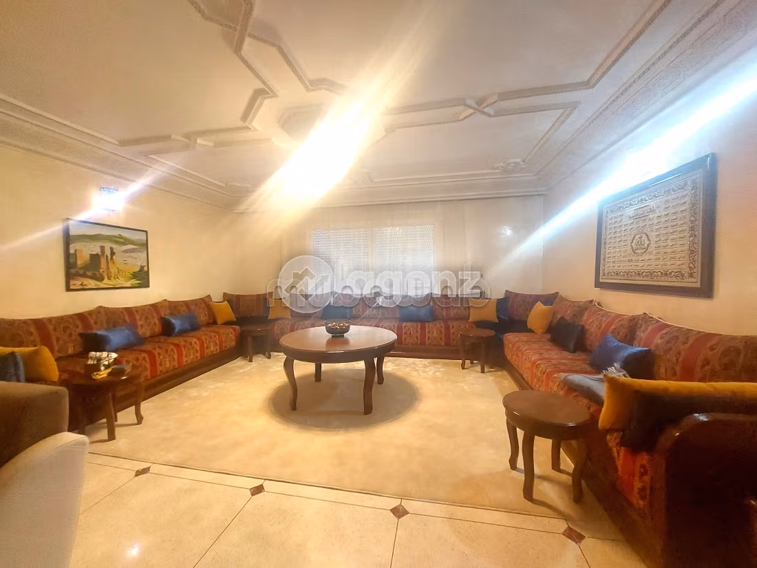 Sell apartment in Californie. Dimension 146 m². Private car park