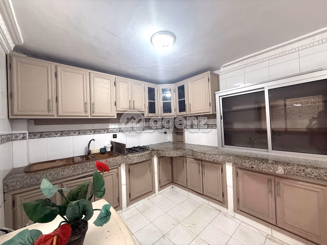 Busca pisos en venta en Bourgogne Ouest. 2 dormitorios. Con Ascensor, balcón