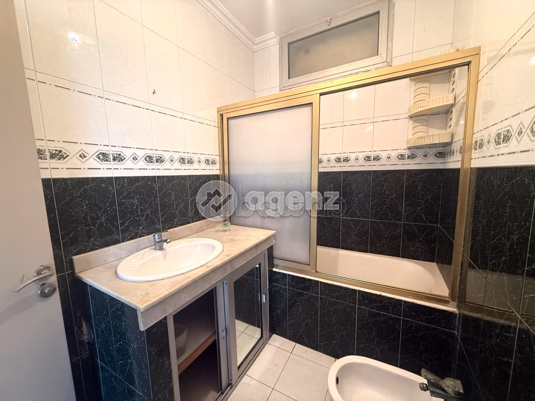 Busca pisos en venta en Bourgogne Ouest. 2 dormitorios. Con Ascensor, balcón