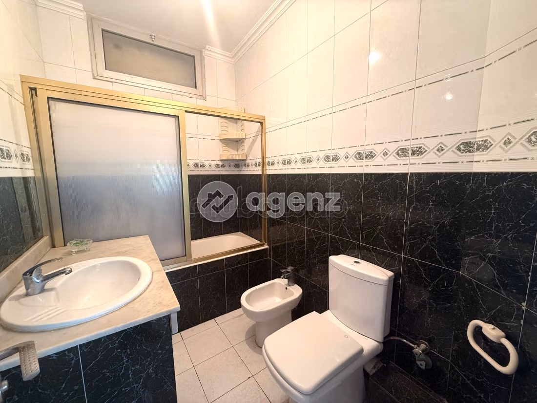 Busca pisos en venta en Bourgogne Ouest. 2 dormitorios. Con Ascensor, balcón