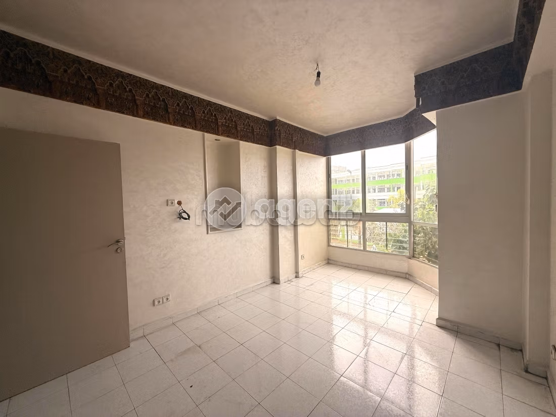 Busca pisos en venta en Bourgogne Ouest. 2 dormitorios. Con Ascensor, balcón