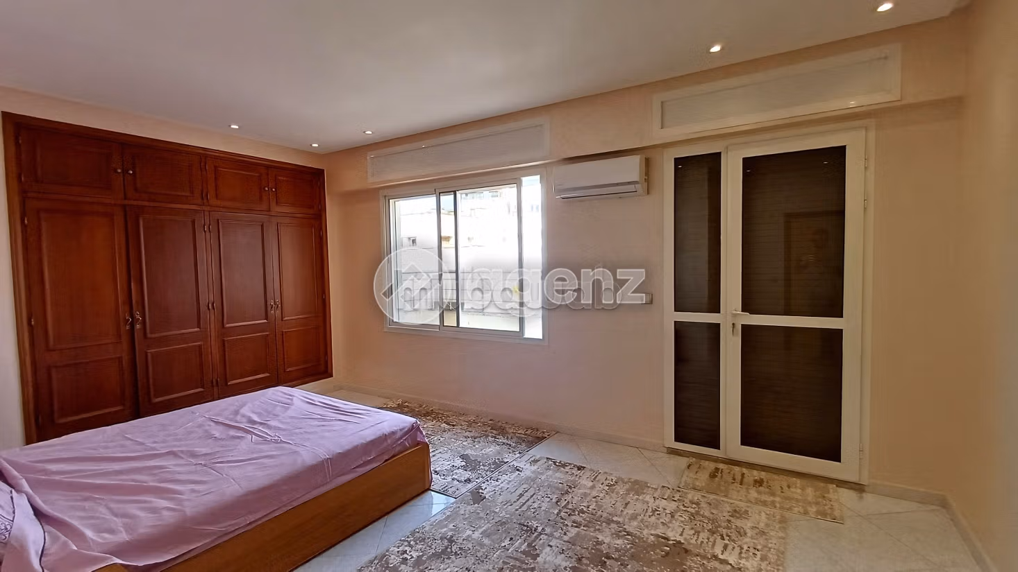 Piso en venta en De La Plage. Área total 240 m². Ascensor y terraza
