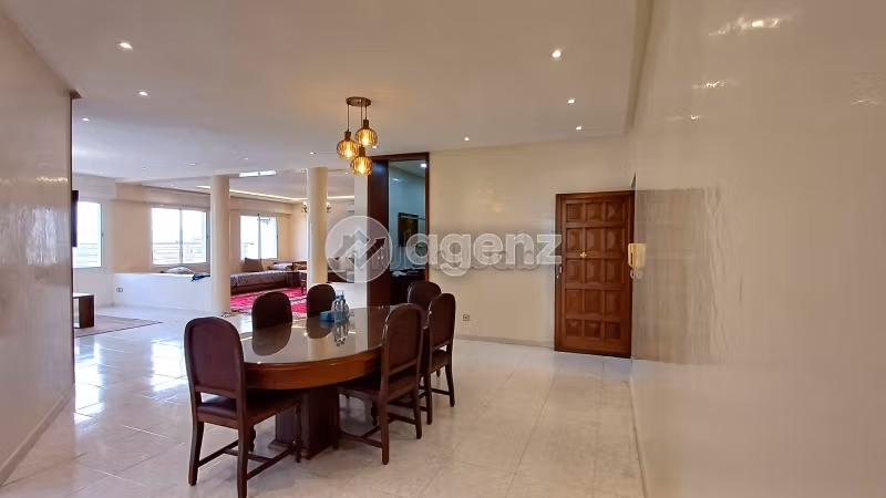 Appartement à vendre 240 m², 3 chambres De La Plage Tanger