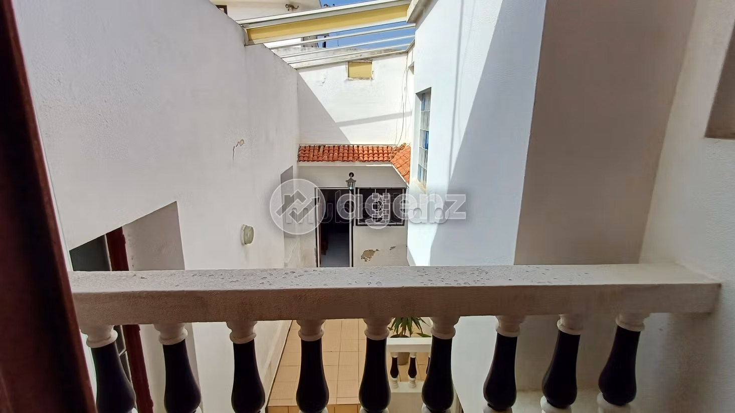 Magnífica villa en venta en Ain Borja. 5 dormitorios. Bodega, gran terraza