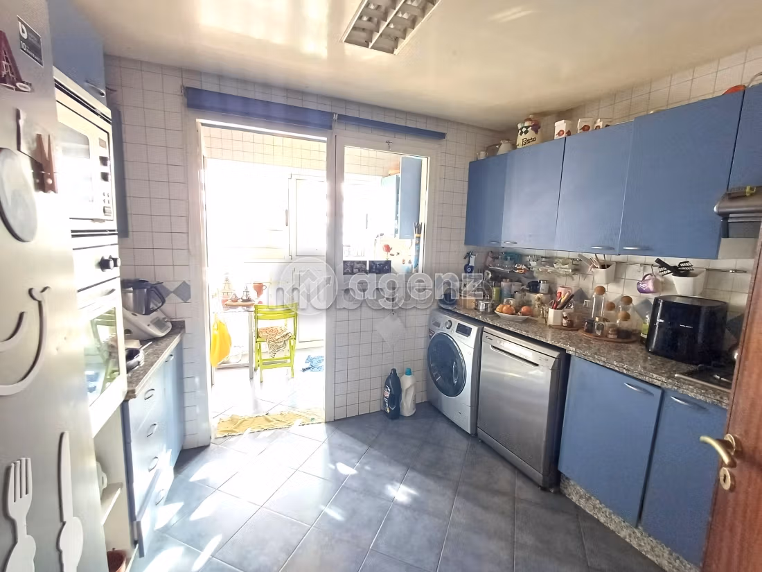 Piso en venta en Miamar. 3 dormitorios. Con garaje y ascensor