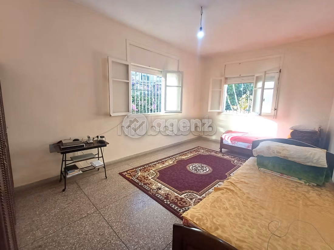 Villa à vendre 350 m², 6 chambres Oulfa Casablanca